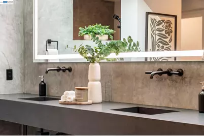 5883 Margarido Dr, Oakland, CA 94618 - Photo 37