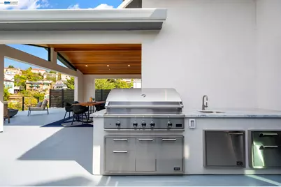 5883 Margarido Dr, Oakland, CA 94618 - Photo 9