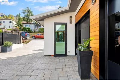 5883 Margarido Dr, Oakland, CA 94618 - Photo 3