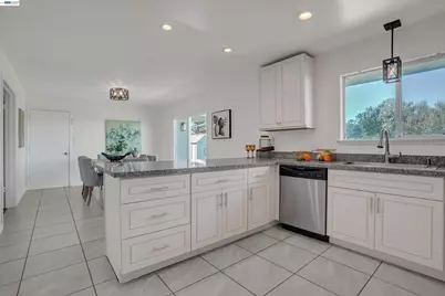 4284 Hillview Dr, Pittsburg, CA 94565 - Photo 11