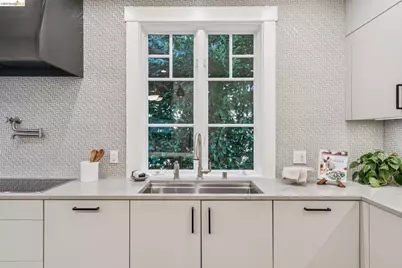 5416 Golden Gate Ave, Oakland, CA 94618 - Photo 21