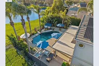 2142 Prestwick Dr, Discovery Bay, CA 94505 - Photo 35