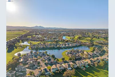 2142 Prestwick Dr, Discovery Bay, CA 94505 - Photo 37