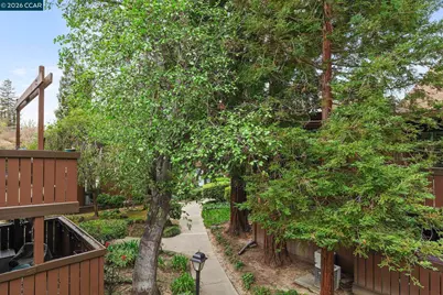 8131 Camelback Pl, Pleasant Hill, CA 94523 - Photo 19