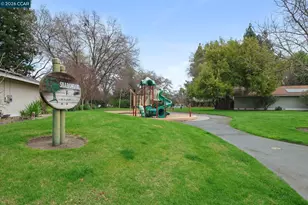 8131 Camelback Pl, Pleasant Hill, CA 94523 - Photo 33