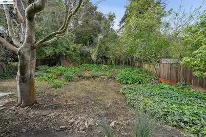 2033 Trafalgar Pl, Oakland, CA 94611 - Photo 51