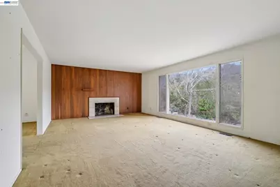 2033 Trafalgar Pl, Oakland, CA 94611 - Photo 9