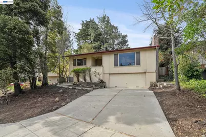 2033 Trafalgar Pl, Oakland, CA 94611 - Photo 1