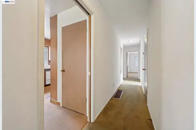 2033 Trafalgar Pl, Oakland, CA 94611 - Photo 37