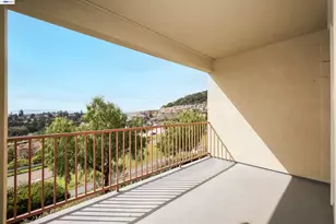 6299 Rocky Point Ct, Oakland, CA 94605 - Photo 41