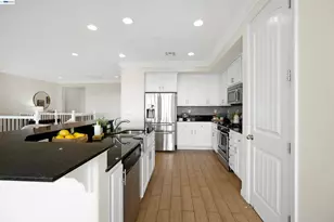 6299 Rocky Point Ct, Oakland, CA 94605 - Photo 11