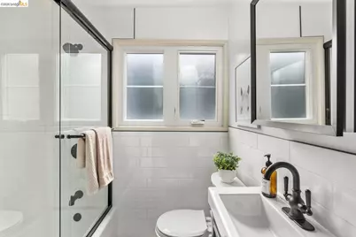 4715 Proctor Ave, Oakland, CA 94618 - Photo 21