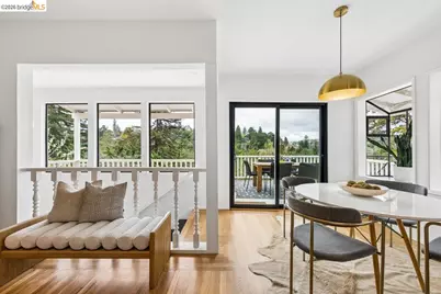 233 Capricorn Ave, Oakland, CA 94611 - Photo 9