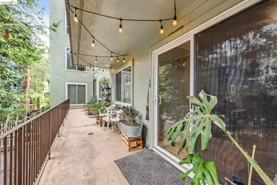 199 Montecito Ave #105, Oakland, CA 94610 - Photo 25