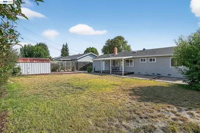 8578 Deervale Rd, Dublin, CA 94568 - Photo 5