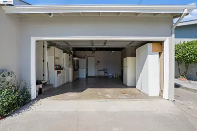 8578 Deervale Rd, Dublin, CA 94568 - Photo 7