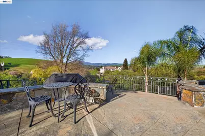 4 Majestic Oak Ct, San Ramon, CA 94583 - Photo 53