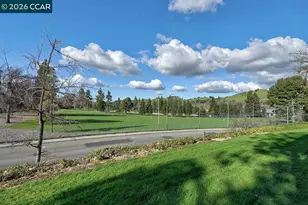 2724 Tice Creek Dr, Walnut Creek, CA 94595 - Photo 19