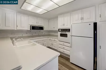 2724 Tice Creek Dr #2, Walnut Creek, CA 94595 - Photo 13