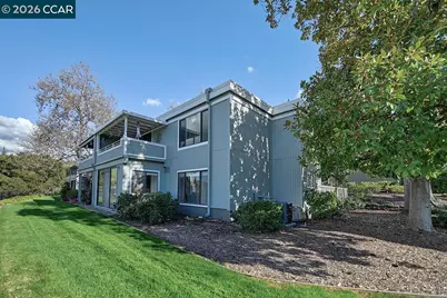 2724 Tice Creek Dr #2, Walnut Creek, CA 94595 - Photo 3