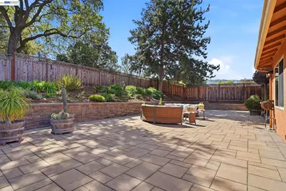 7738 Fairoaks Dr, Pleasanton, CA 94588 - Photo 9