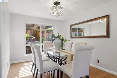 7738 Fairoaks Dr, Pleasanton, CA 94588 - Photo 15