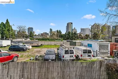 769 17th St, Oakland, CA 94612 - Photo 5