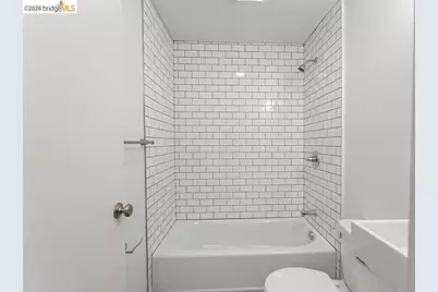 769 17th St, Oakland, CA 94612 - Photo 39