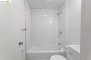 769 17th St, Oakland, CA 94612 - Photo 39