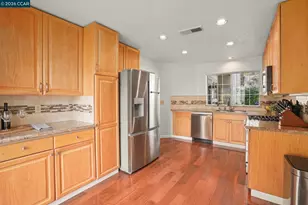 134 Caprice Cir, Hercules, CA 94547 - Photo 13