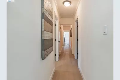 6927 Sunkist Dr, Oakland, CA 94605 - Photo 15