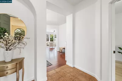 5700 Oakmont Dr, Richmond, CA 94806 - Photo 5