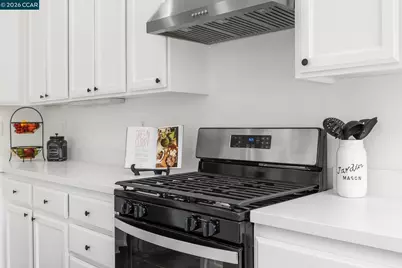 5700 Oakmont Dr, Richmond, CA 94806 - Photo 13