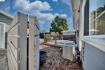 5706 Brookdale Ave, Oakland, CA 94605 - Photo 23