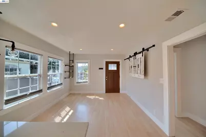 5706 Brookdale Ave, Oakland, CA 94605 - Photo 9