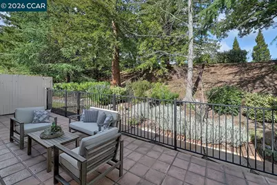 2717 Ptarmigan Dr #2, Walnut Creek, CA 94595 - Photo 11