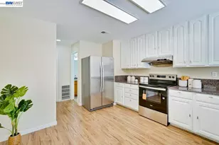 4691 Rousillon Ave, Fremont, CA 94555 - Photo 15