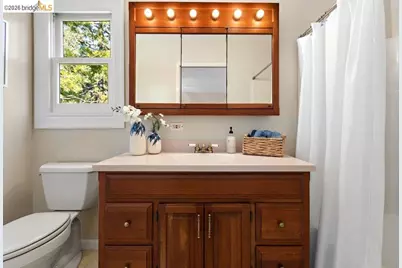 1066 Trestle Glen Rd, Oakland, CA 94610 - Photo 27