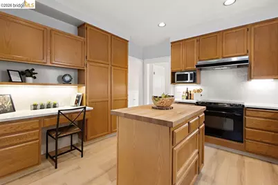 1066 Trestle Glen Rd, Oakland, CA 94610 - Photo 17