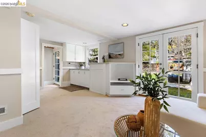 1066 Trestle Glen Rd, Oakland, CA 94610 - Photo 21