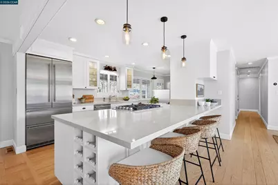 19 Lance Ct, Moraga, CA 94556 - Photo 5