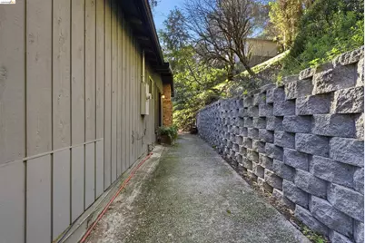 6416 Valley View Rd, Oakland, CA 94611 - Photo 33