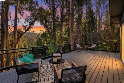 6416 Valley View Rd, Oakland, CA 94611 - Photo 1