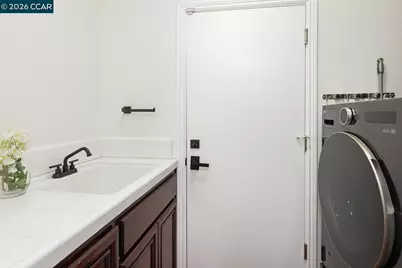 2042 Smith Ln, Concord, CA 94518 - Photo 39