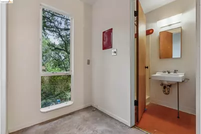 39 Canyon Rd, Berkeley, CA 94704 - Photo 55