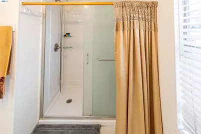 1438 Buckingham Way, Hayward, CA 94544 - Photo 17