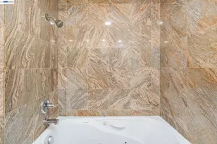 6558 Lucas Ave, Oakland, CA 94611 - Photo 19