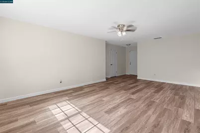 9156 Castlebar Way, Sacramento, CA 95826 - Photo 5