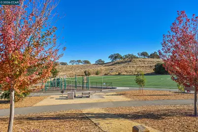 270 Willow Lake Dr, Martinez, CA 94553 - Photo 31