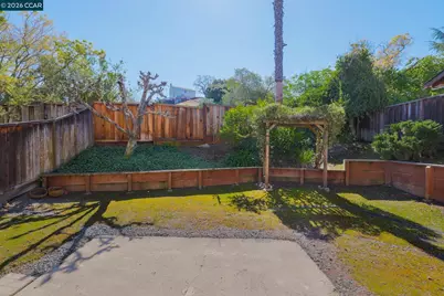 270 Willow Lake Dr, Martinez, CA 94553 - Photo 25